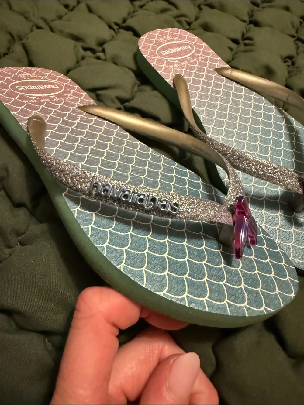 Havaianas Mermaid Ombrè Youth Flip Flops Glitter Straps Charm Girls size 2 NWOT